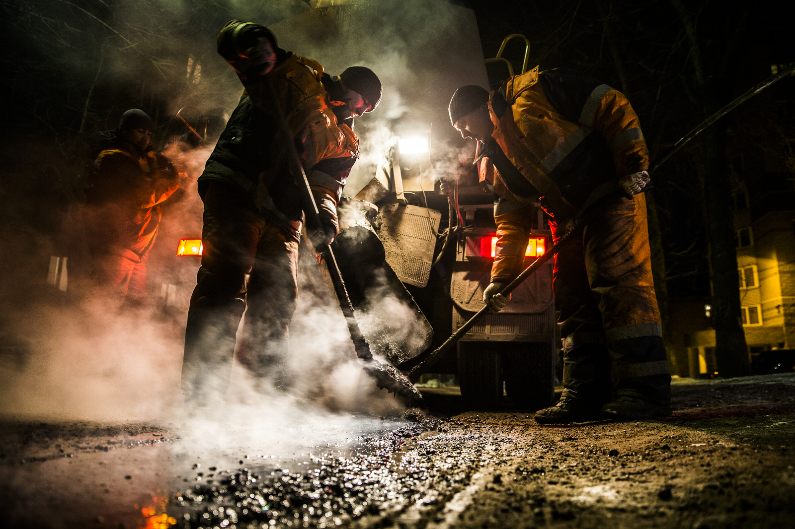 Asphalt repair in sub-zero temperatures looks like hell - My, The photo, Road repair, Night, Longpost