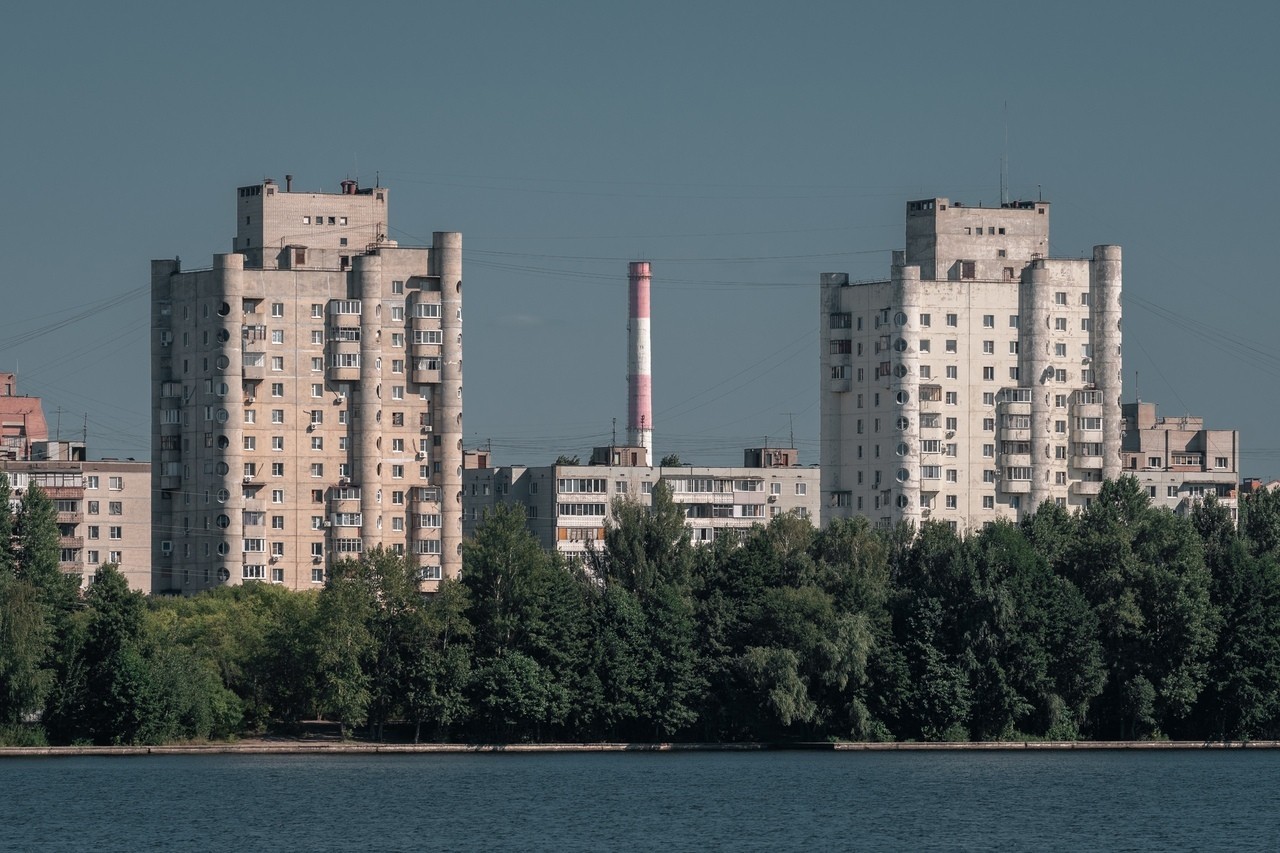 Архитекторов 1 4. Необычные здания Воронежа. Необычный дом в Воронеже. Странная архитектура Воронежа жилые дома. Дом архитектуры Воронеж.