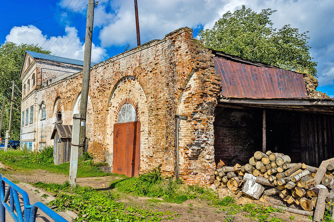Город чермоз. Чёрмоз пермский край достопримечательности. Чёрмоз пермский край. Город чермоз. Дом.