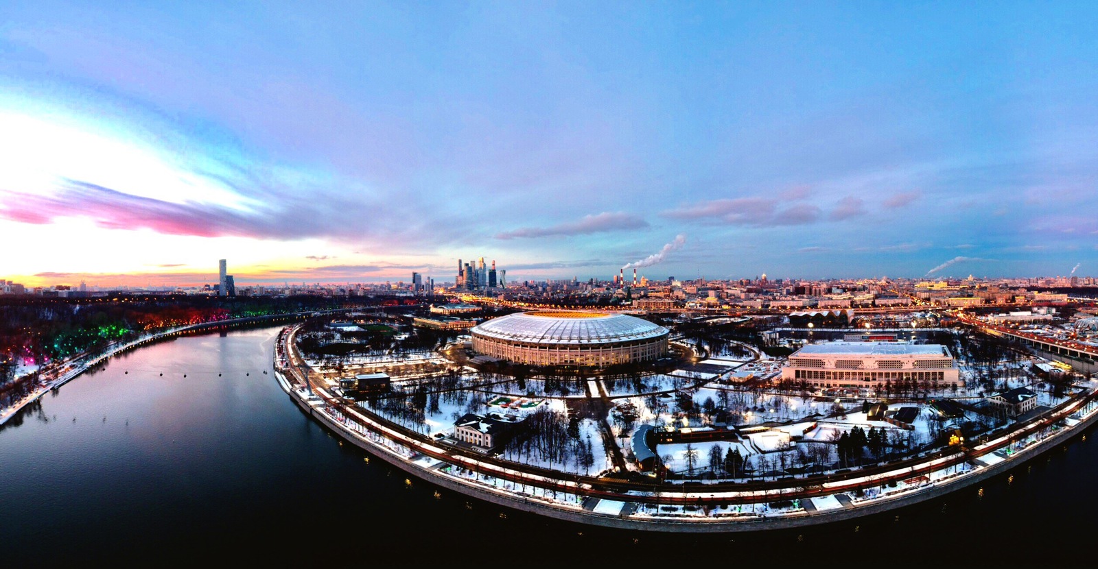 Панорама с высоты птичьего полёта. Лужники, Москва-сити, Воробьевы горы. - Моё, Закат, Лужники, Дрон, Панорама, Воробьевы горы