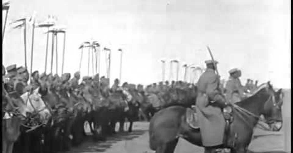 Белая армия в гражданской войне 1918. 1919 видео. Владивосток 1919. Барнаул война. Москва 1917.