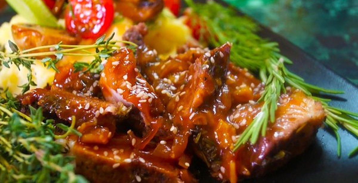 Рецепт свинины с овощами в соусе