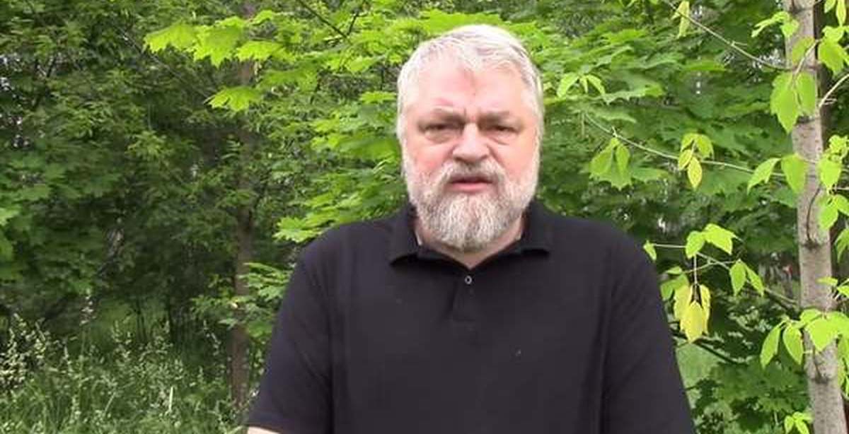 Меняйлов алексей александрович. Писатель меняйлов. Женоненавистник меняйлов. Писатель александр меняйлов. Меняйлов партизанская правда партизан.