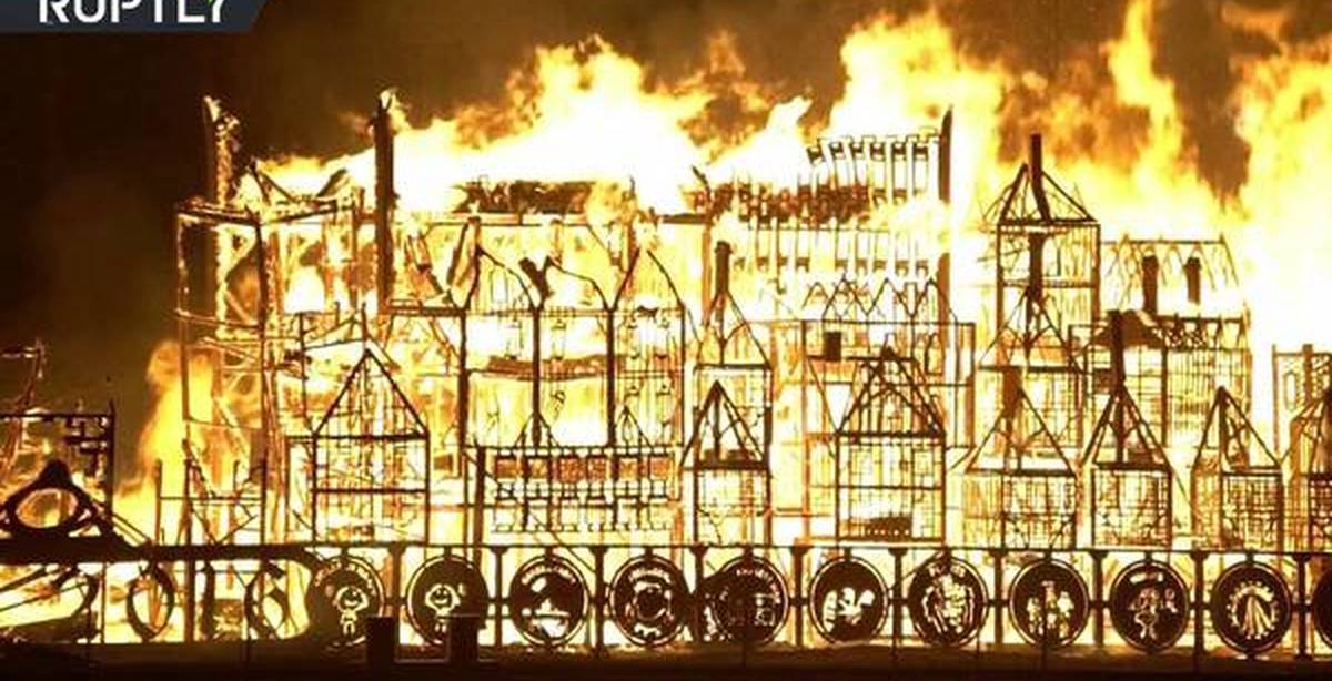 После великого пожара. Великий Лондонский пожар 1666. Великий пожар в Лондоне в 1666. Пожар в Лондоне 1666. Великий Лондонский пожар 1666 года Темза.