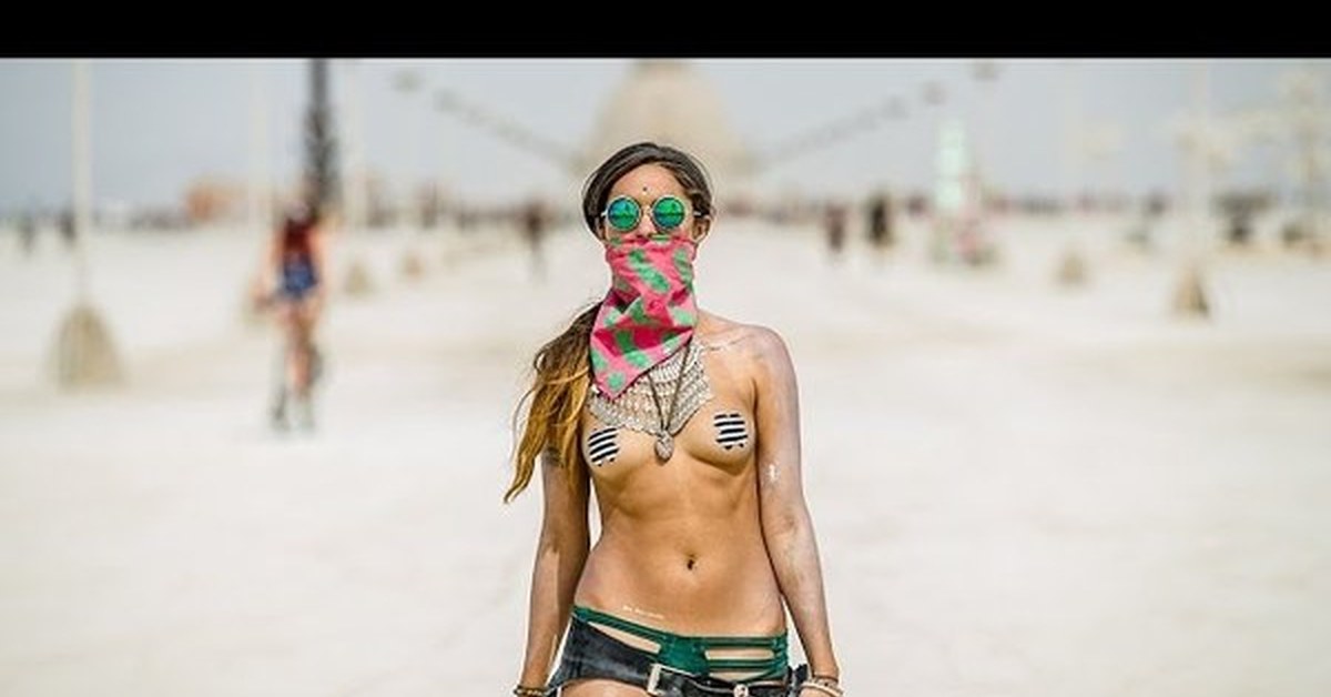 Burning man nude girl