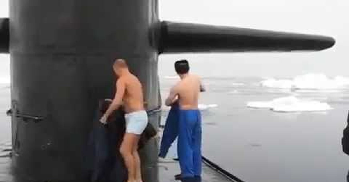 Путин в подводной лодке фото