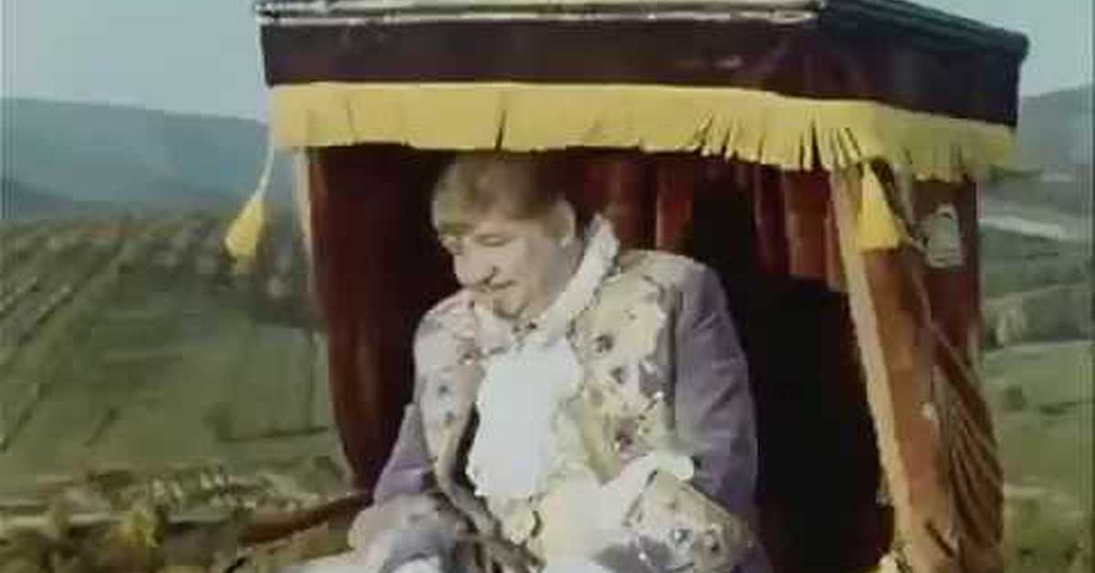 на свете жил сеньор. васильева в фильме дуэнья. на свете жил синьор не старый хотя уже не молодой. трам-пам-пам обыкновенное чудо. на свете жил синьор не старый.