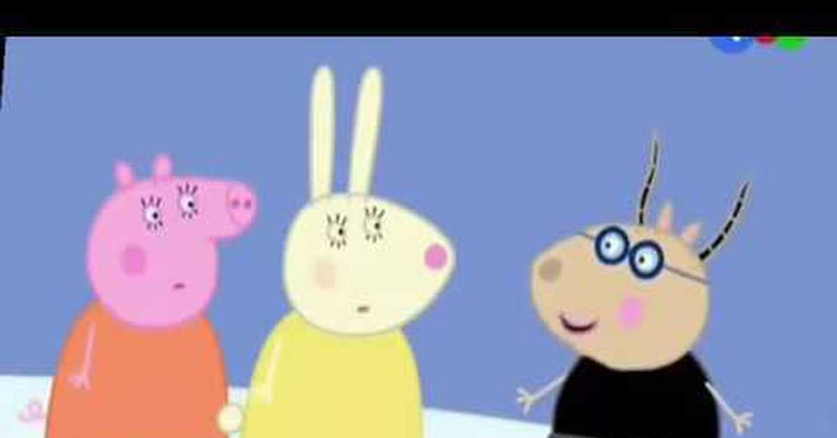 Свинка пеппа семья. Свинка в отпуске. Пеппа на пляже игрушки. Свинка пеппа море. Свинка пеппа на море.