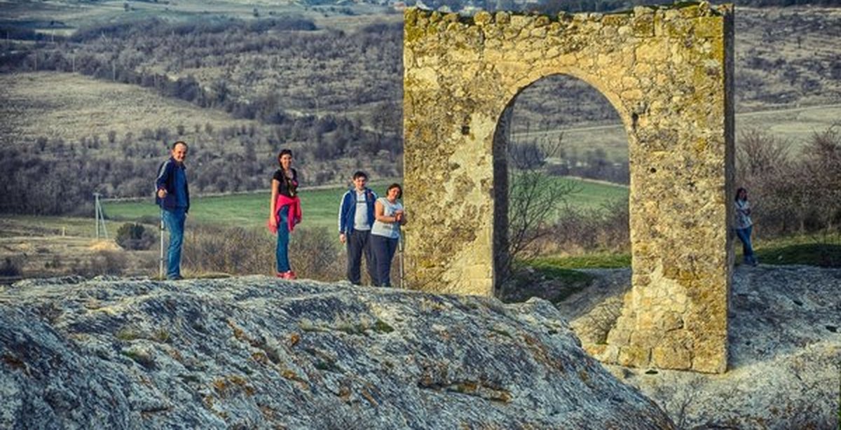 куль. черкез кермен крым башня. кыз-куле крым. куле юп. холмовка бахчисарайский район.