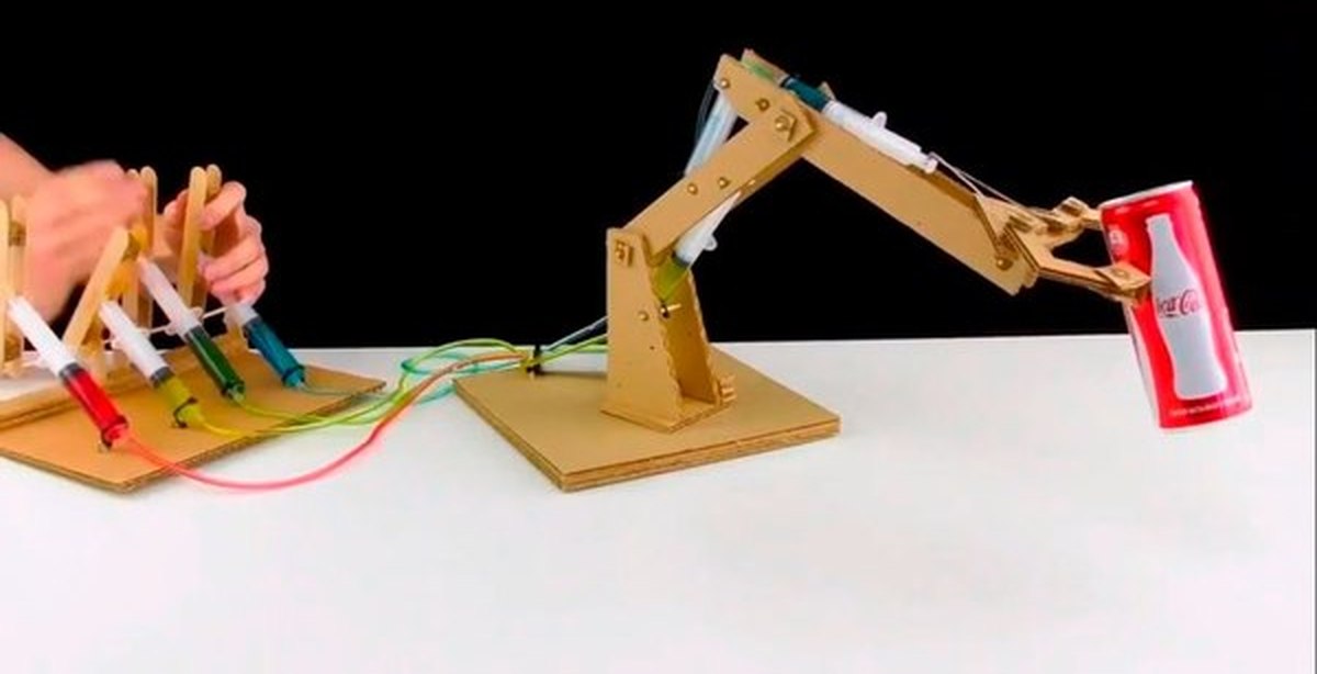 Конструирование макета робота