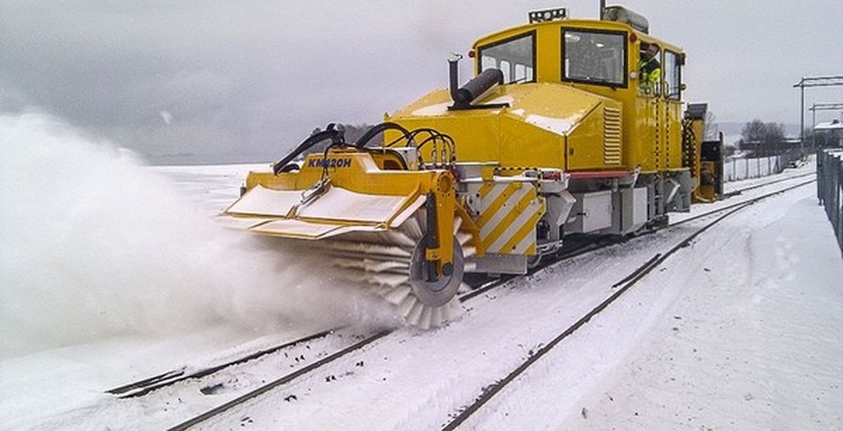 Как обозначается локомотив в голове снегоочистителя. СДП-м2 снегоочиститель. Роторный Локомотив снегоочиститель. Путевой струг-снегоочиститель. Фрезерно-роторного снегоочистителя (на базе к-703).