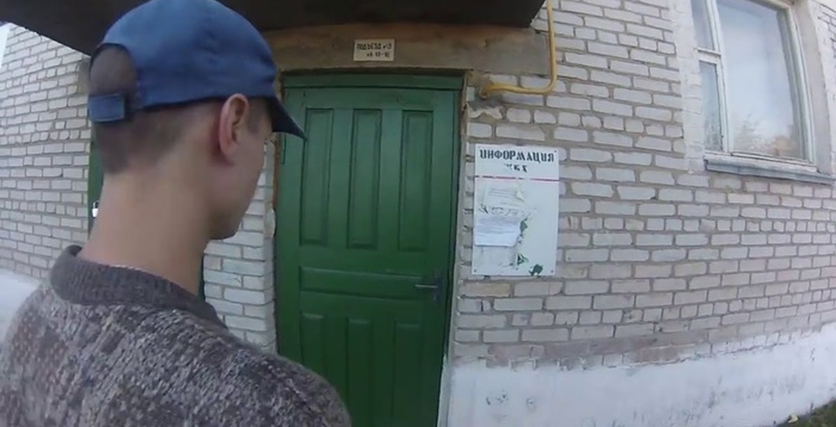 Цитаты про музыку. Наушники для девушек. Толик блять это подъезд. Под эту музыку все кажется нелегальным. Под эту музыку все кажется нелегальным.