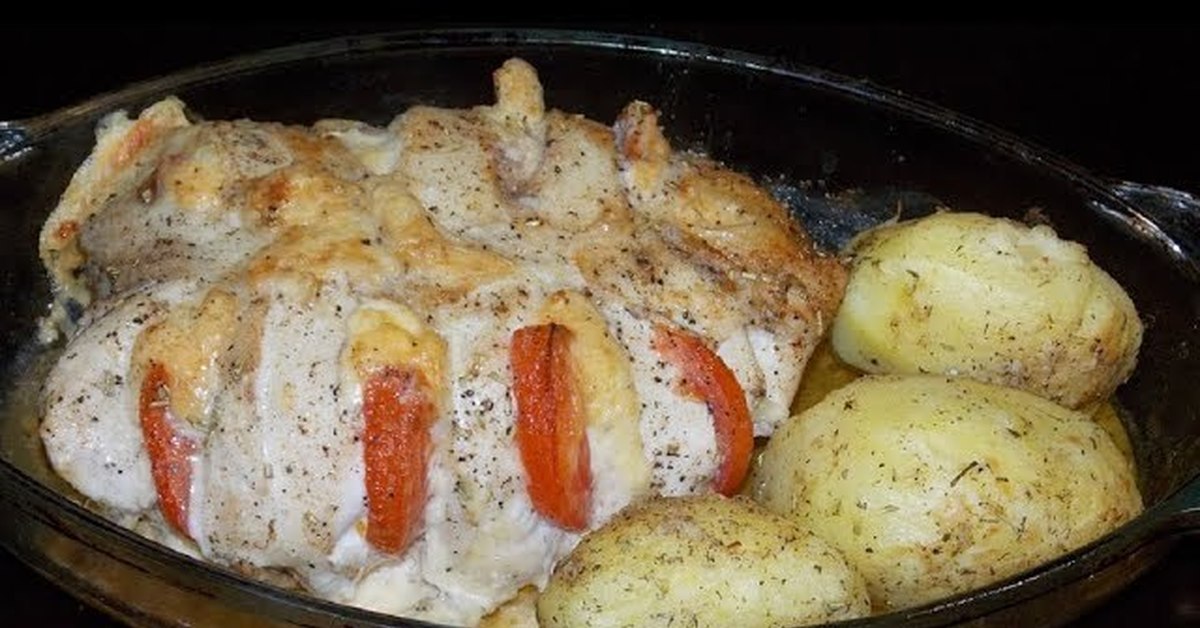 Курица с помидорами и сыром на сковороде