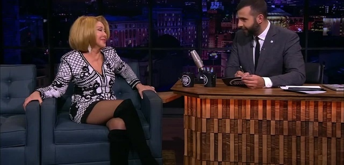 Вечерний ургант александр олешко. Вечерний ургант александр олешко. Вечерний ургант александр васильев 2014. Любовь казарновская вечерний ургант. Вечерний ургант любовь.